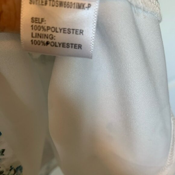 Arula Floral White and Blue Women's Flutter Sleeve Cottagecore Blouse | 2X NWT - Picture 6 of 7